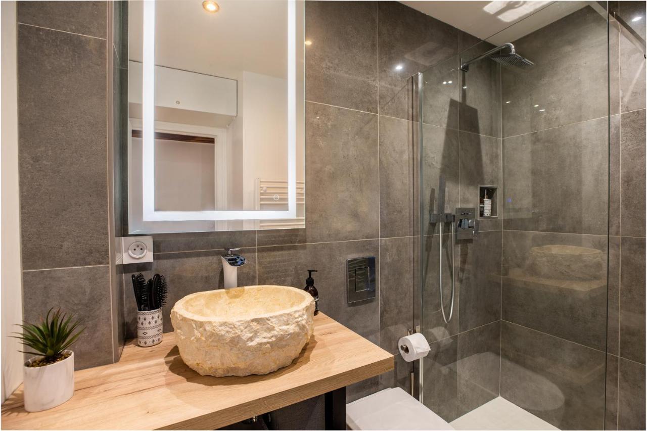 Cocon A Bulles Chic Vue Cathedrale Avec Spa-Jacuzzi Chartres Bagian luar foto